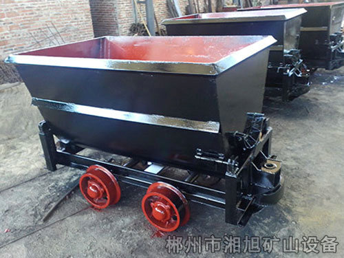 翻斗式礦車成品